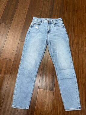 American Eagle Stretch mom jeans size 2